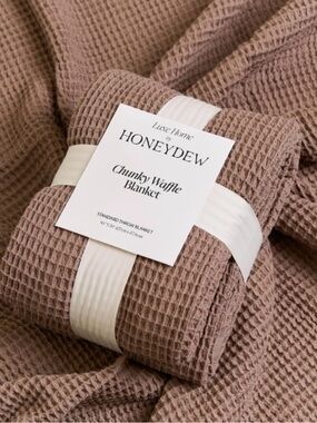 Honeydew Intimates Chunky Waffle Throw Blanket Taupe  50” X 70” NEW